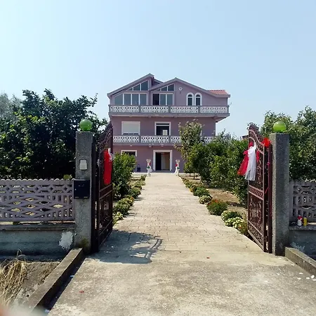 Elena For Rent Feeling Durres Appartamento *