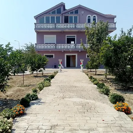 Elena For Rent Feeling Durres Appartamento