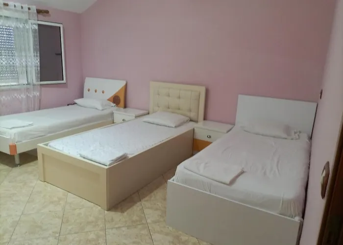 Elena - Maria For Rent Feeling Apartment