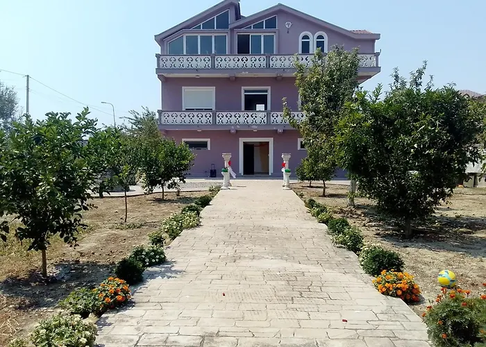 Elena - Maria For Rent Feeling Apartment